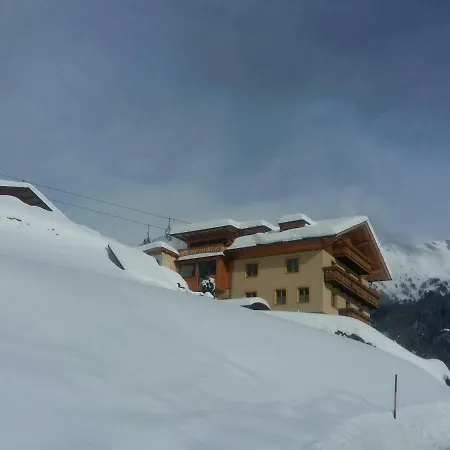 Gastehaus Hanser بيت ضيافة Kals-am Großglockner